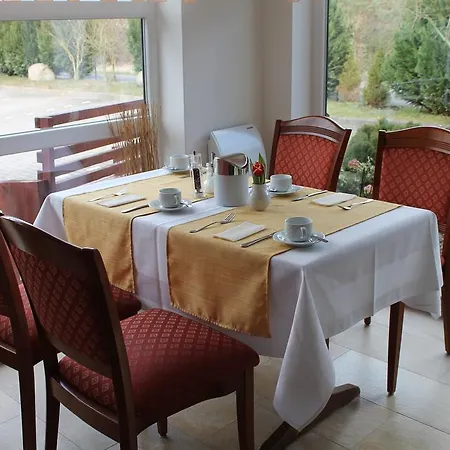 Hotell Lindenhotel 3*