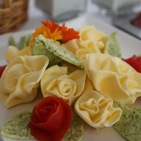 Отель Lindenhotel 3*