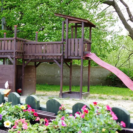 Lindenhotel Отель Штральзунд