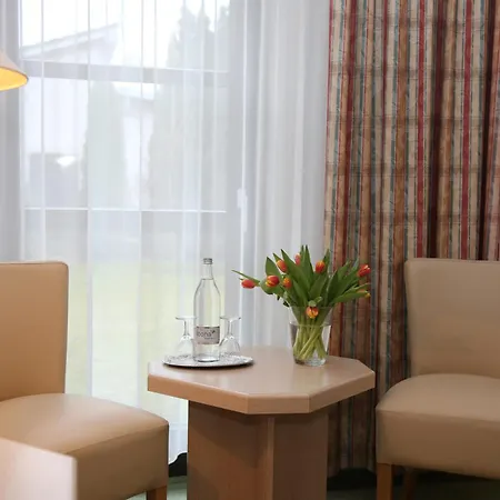 Lindenhotel Szálloda 3*