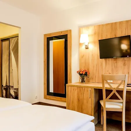 Отель Lindenhotel 3*